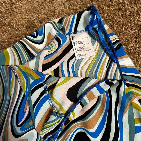 Bar III Women's Abstract swirl print midi skirt, Size 14W - Picture 5 of 7